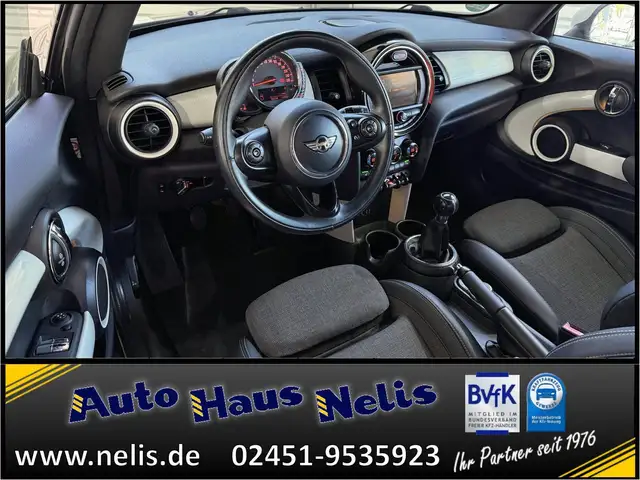 Mini Cooper Cooper view 8