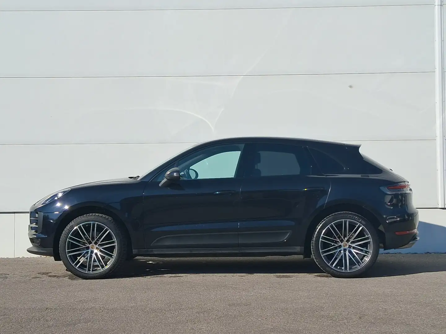 Porsche Macan II Schwarz - 2