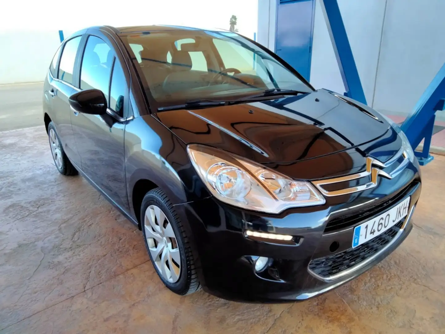 Citroen C3 1.2 PureTech Tonic 82 Negro - 2