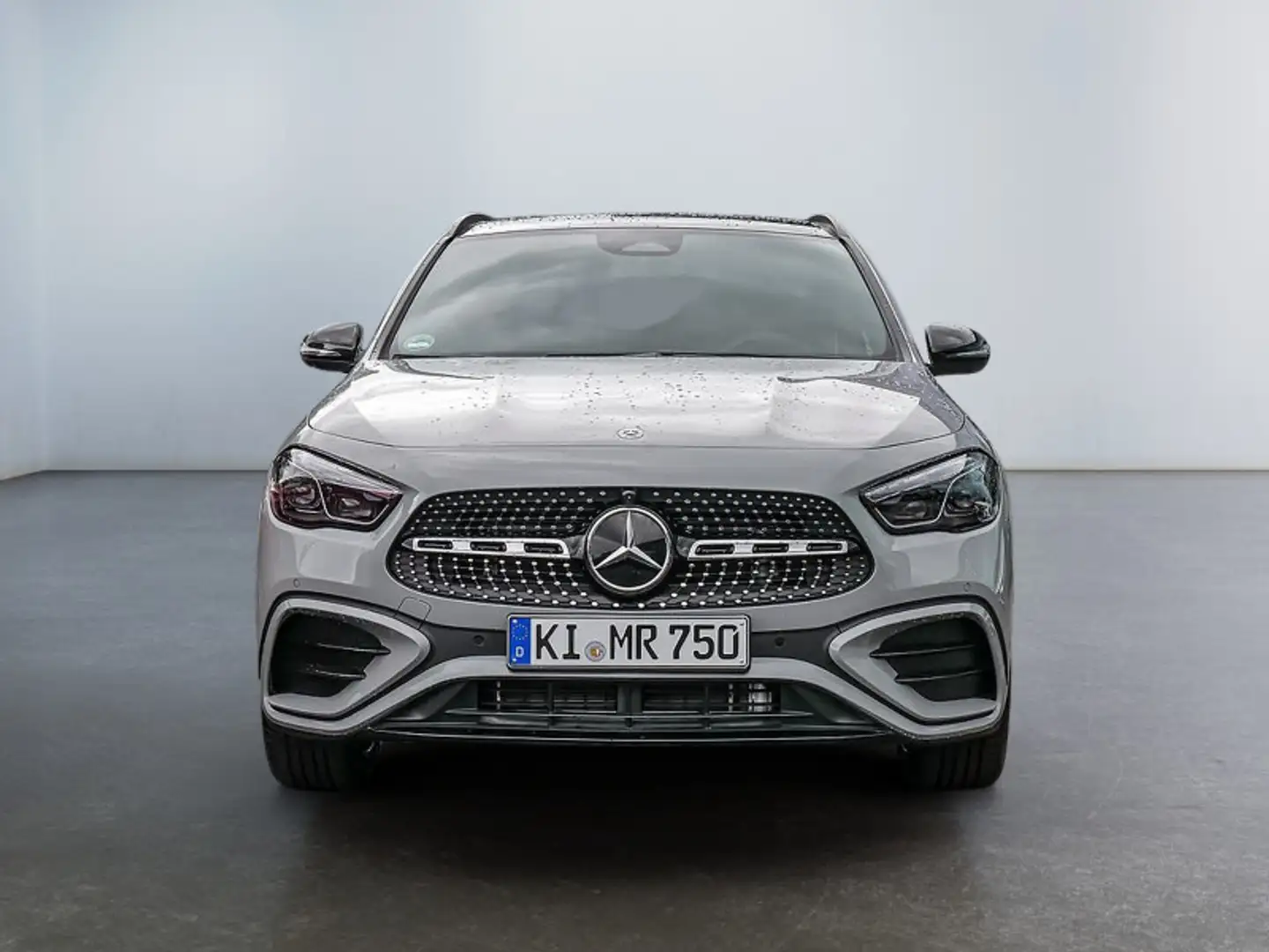 Mercedes-Benz GLA 200 AMG NIGHT MULTI 360 AHK DISTR KAMERA PDC Grau - 2