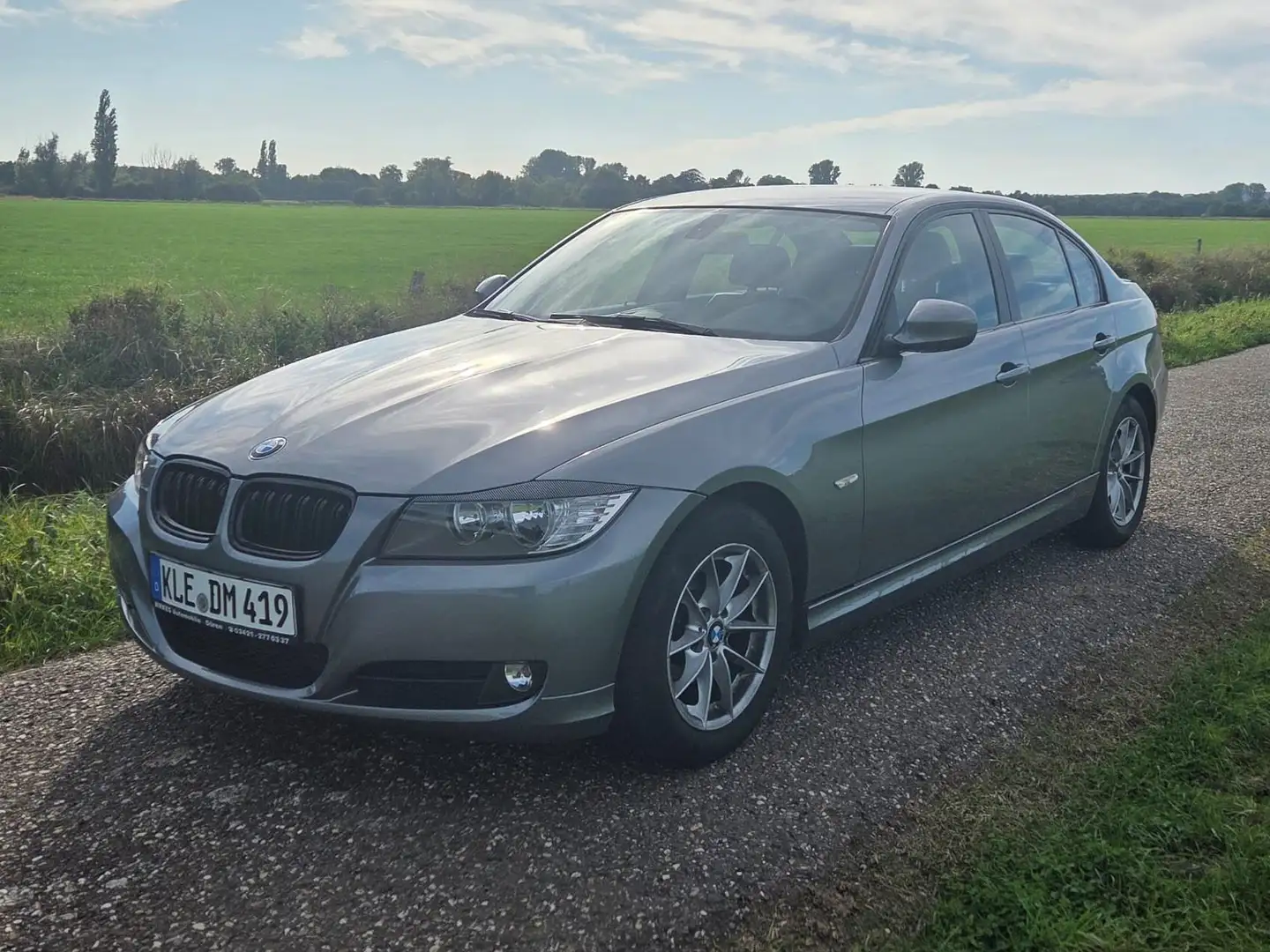 BMW 318 318d DPF Aut. Package Comfort Grau - 1