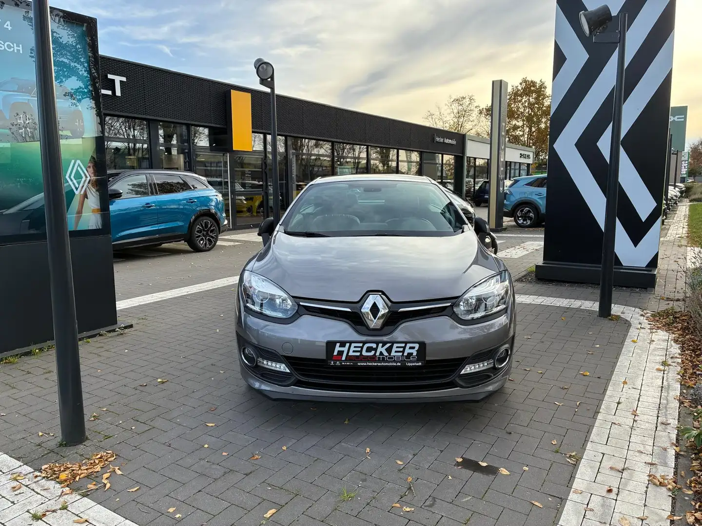 Renault Megane Coupe-Cabriolet 1.2 TCe130 Dynamique ENERGY Grau - 2