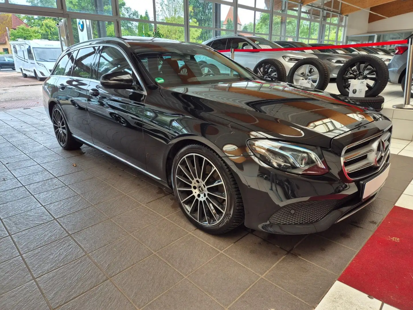 Mercedes-Benz E 220 dT LED SCHIEBEDACH NAVI KAMERA Noir - 2
