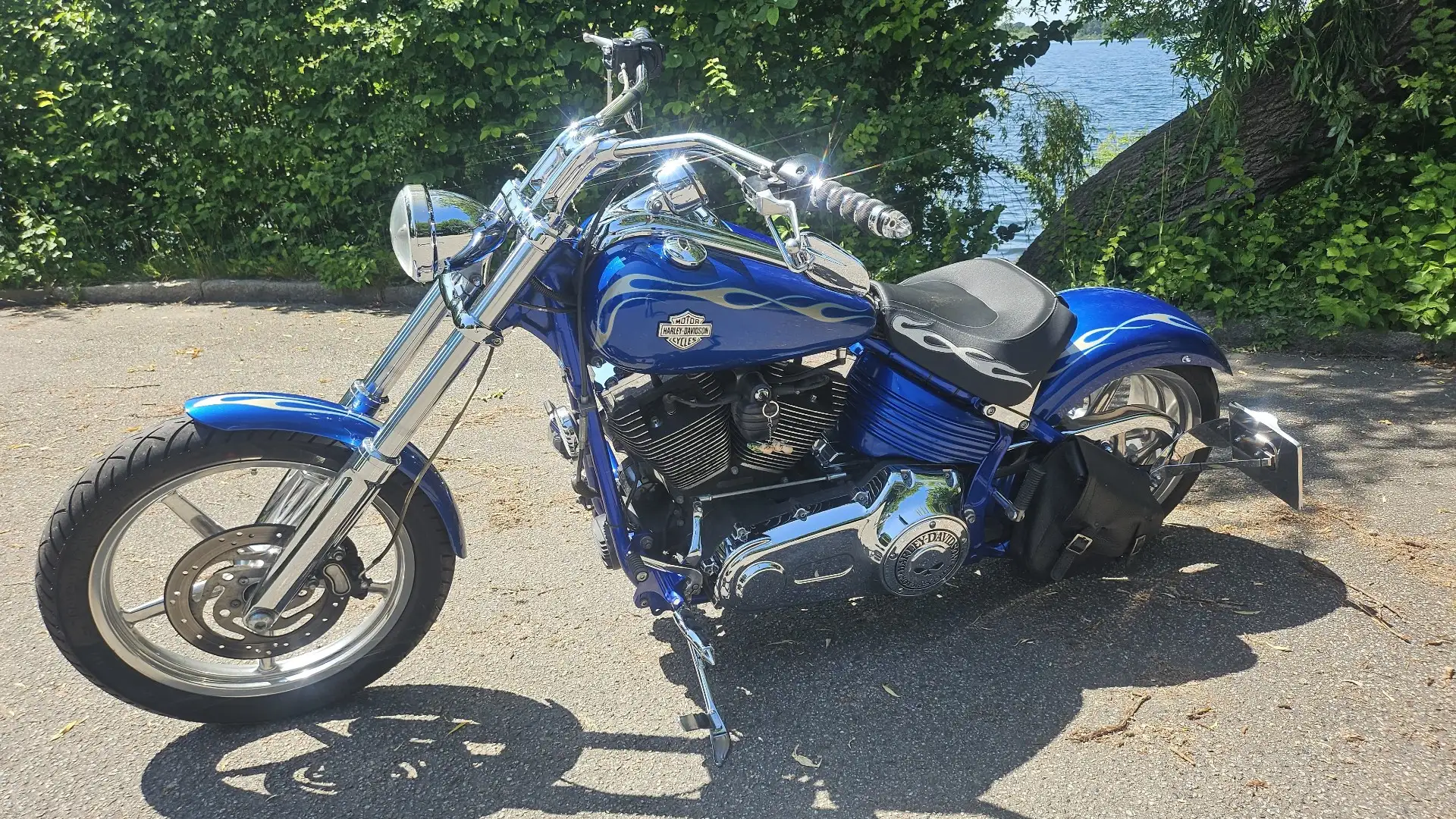 Harley-Davidson Rocker C Bleu - 2