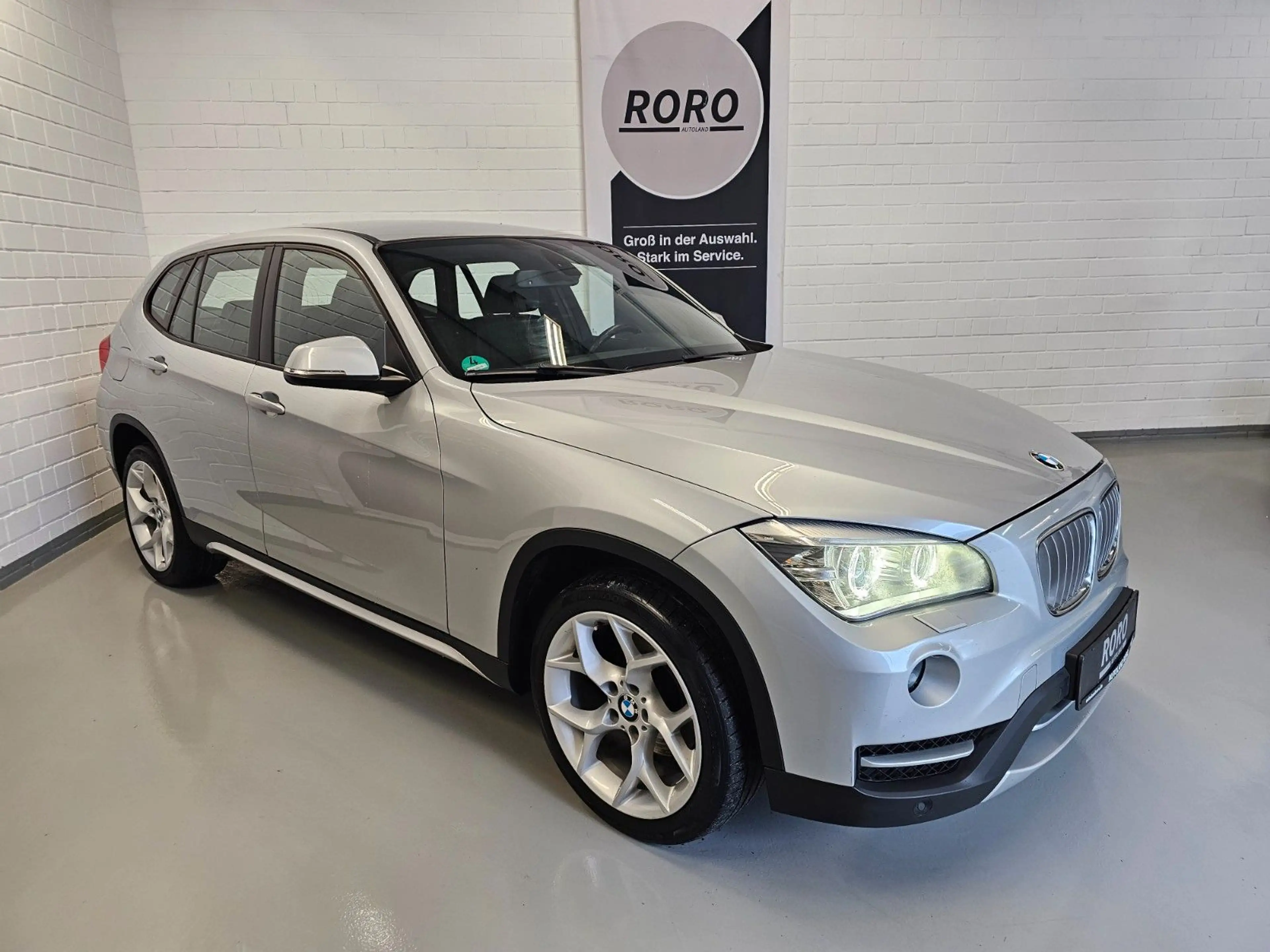 BMW X1 xDrive 20i Edition + XENON/LEDER/2xKlimaauto. — photo 4