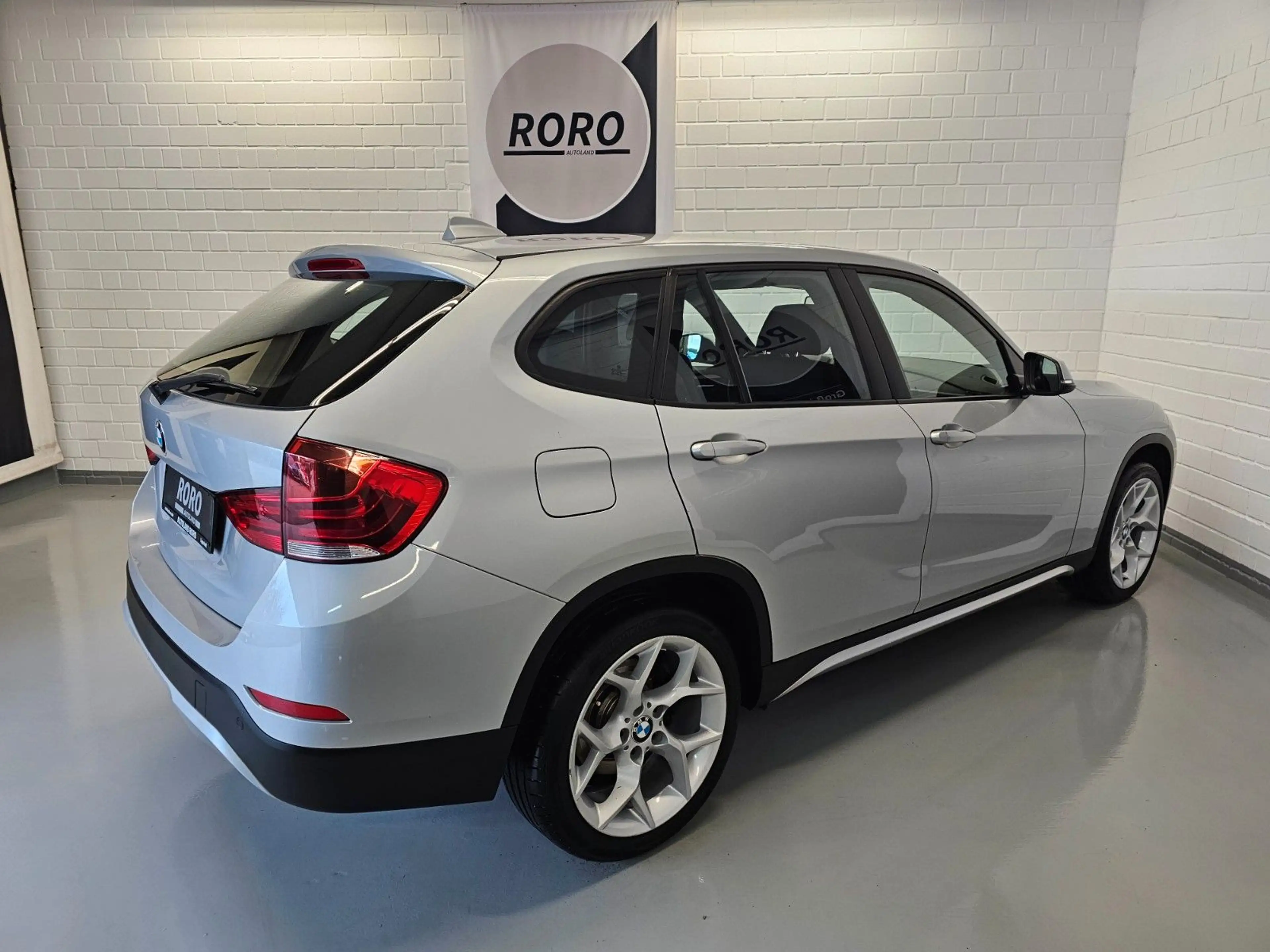 BMW X1 xDrive 20i Edition + XENON/LEDER/2xKlimaauto. — photo 7