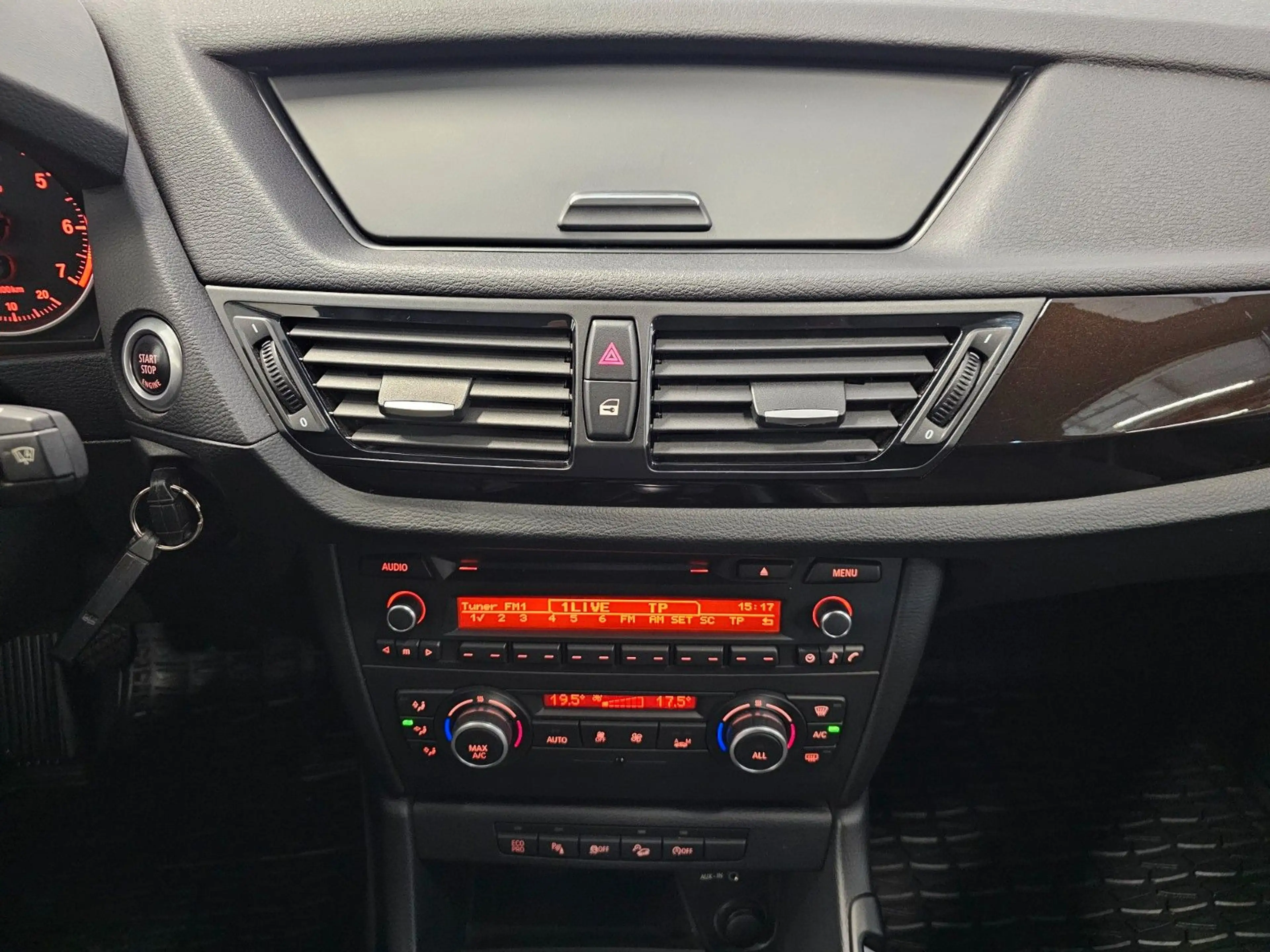 BMW X1 xDrive 20i Edition + XENON/LEDER/2xKlimaauto. — photo 15