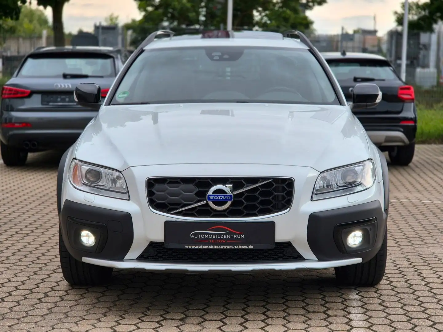 Volvo XC70 Linje Svart AWD Automatik Harman Kardon AHK Weiß - 2