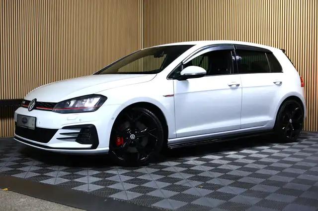 Volkswagen Golf view 10