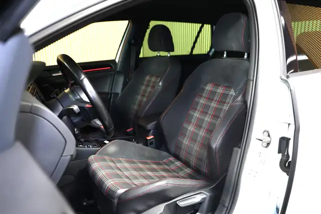 Volkswagen Golf view 13