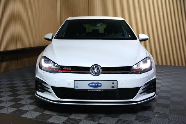 Volkswagen Golf view 9