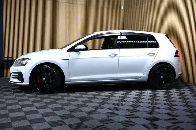 Volkswagen Golf view 11