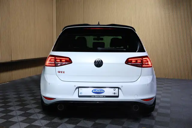 Volkswagen Golf view 8