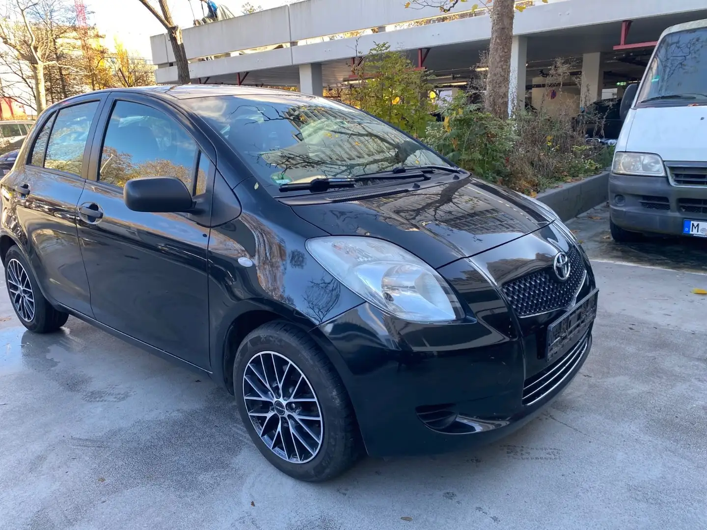 Toyota Yaris 1,3 Klima Alu Tüv 7.26 Top Zust01708044052 Schwarz - 2
