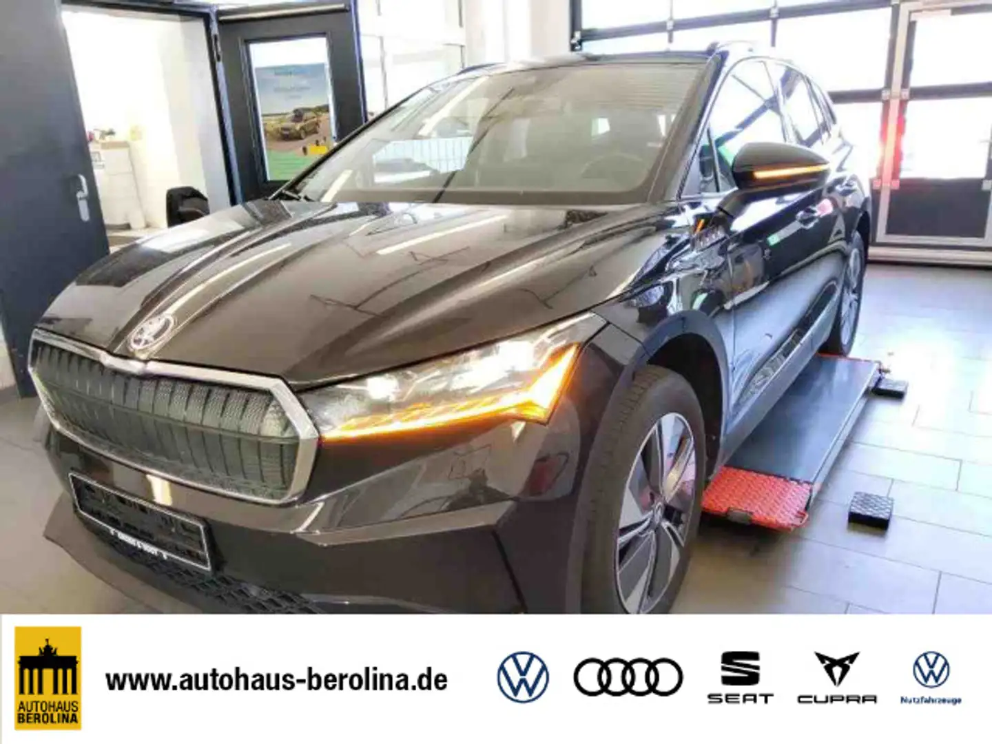 Skoda Enyaq iV 60 *MATRIX*ACC*AHK*WärmeP*NAV*SHZ* Schwarz - 1