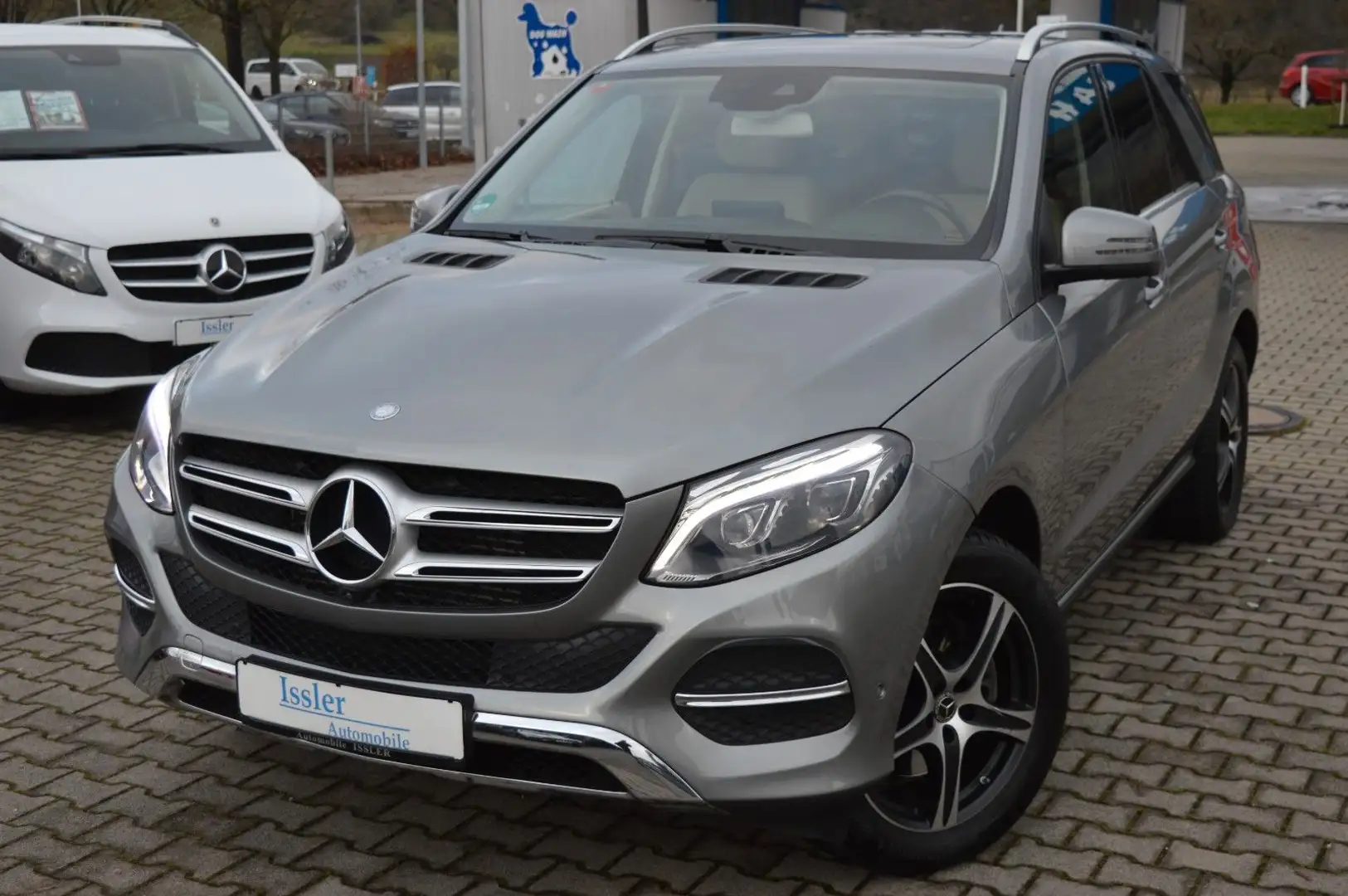 Mercedes-Benz GLE 250 GLE d 4Matic Ezüst - 2