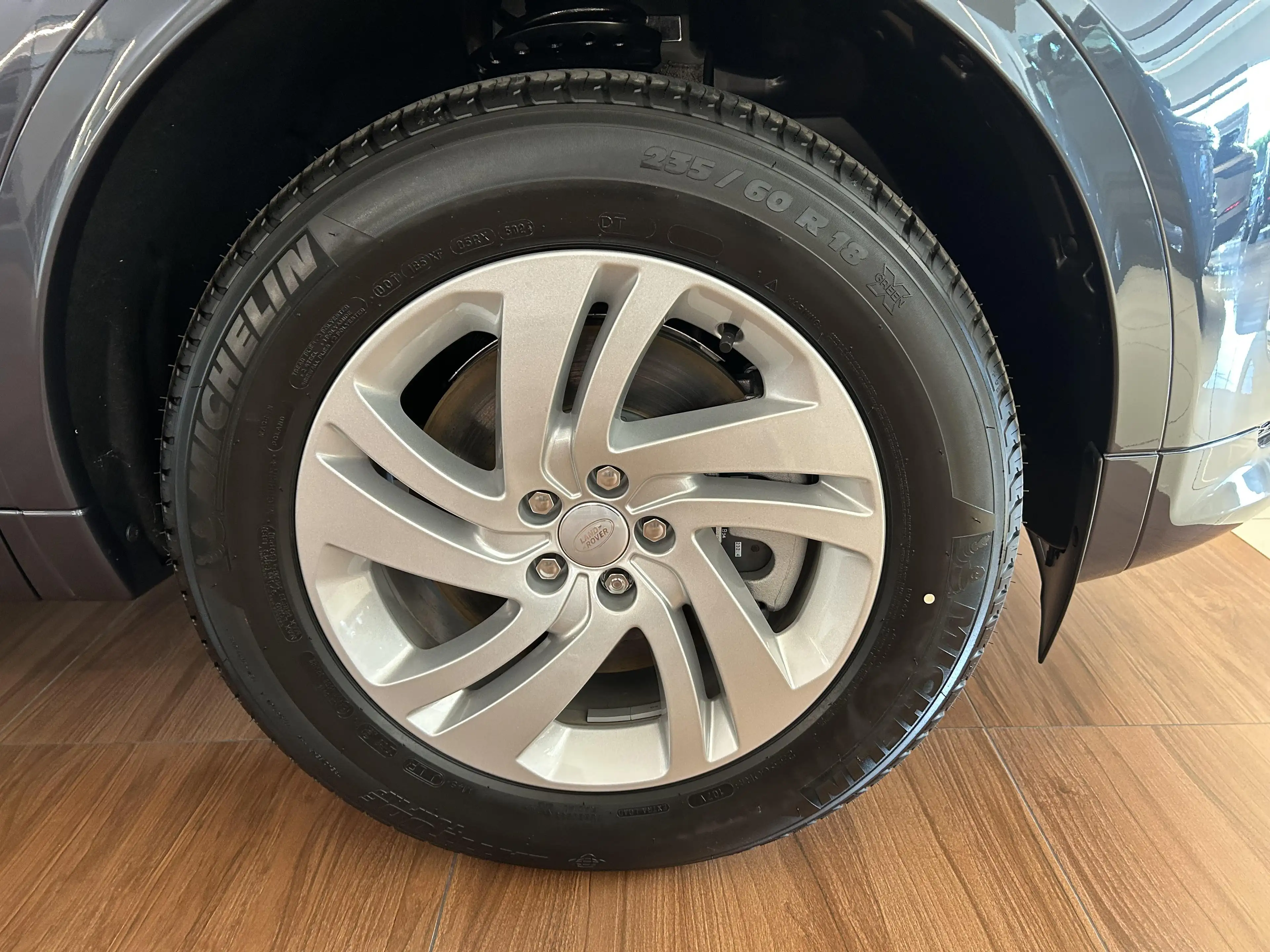 Land Rover Discovery Sport S P270e — photo 9
