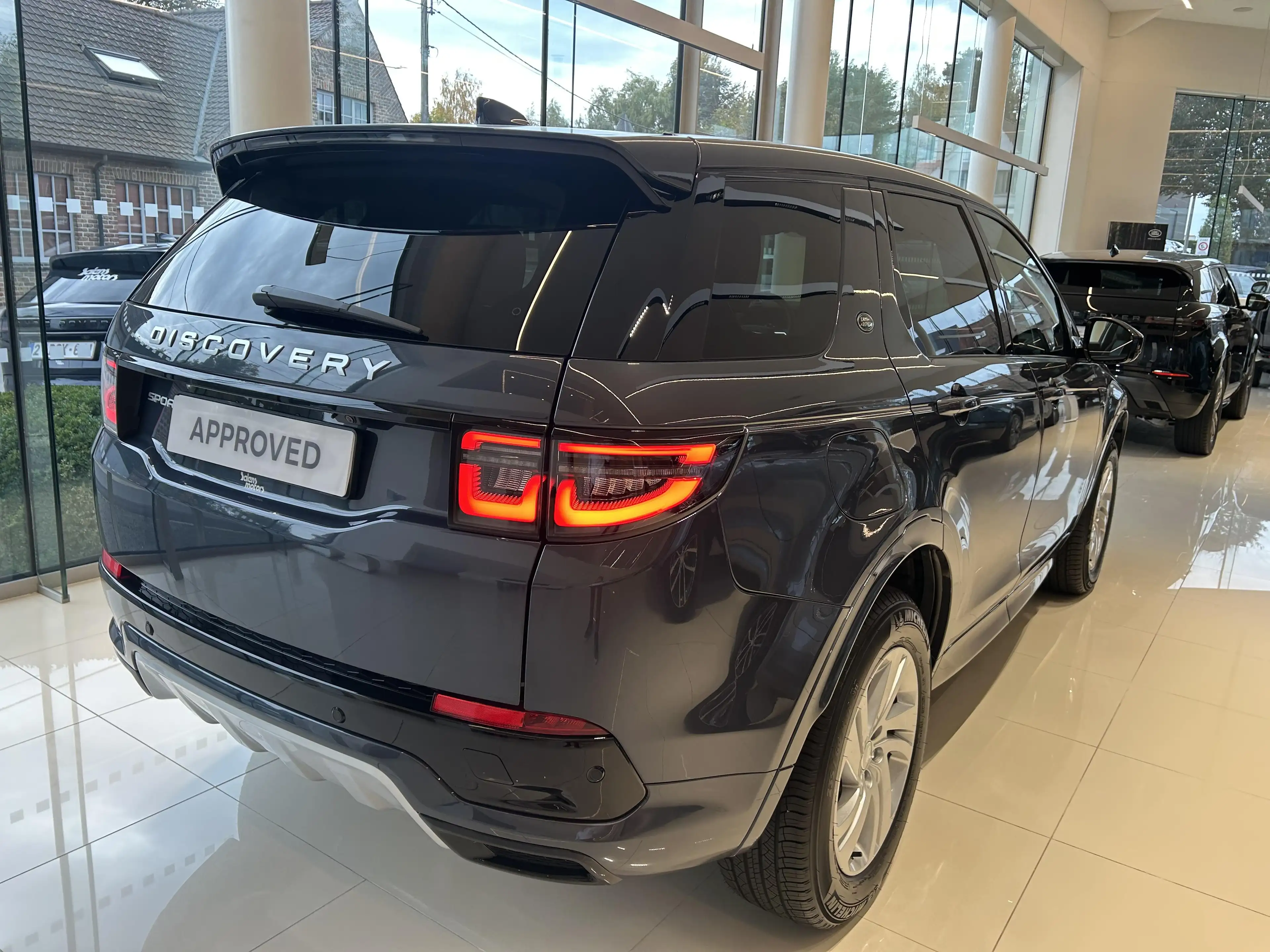Land Rover Discovery Sport S P270e — photo 2