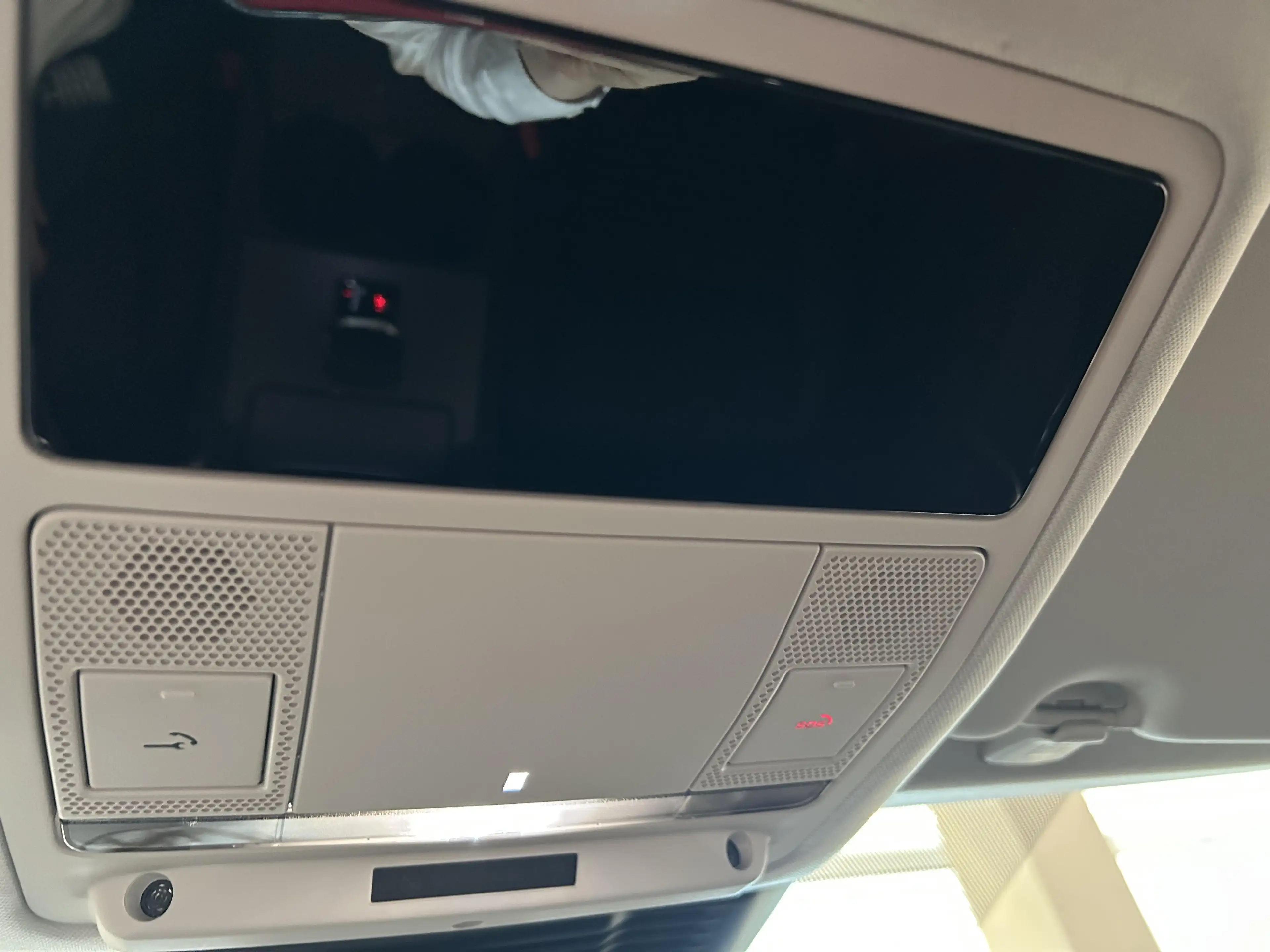 Land Rover Discovery Sport S P270e — photo 14