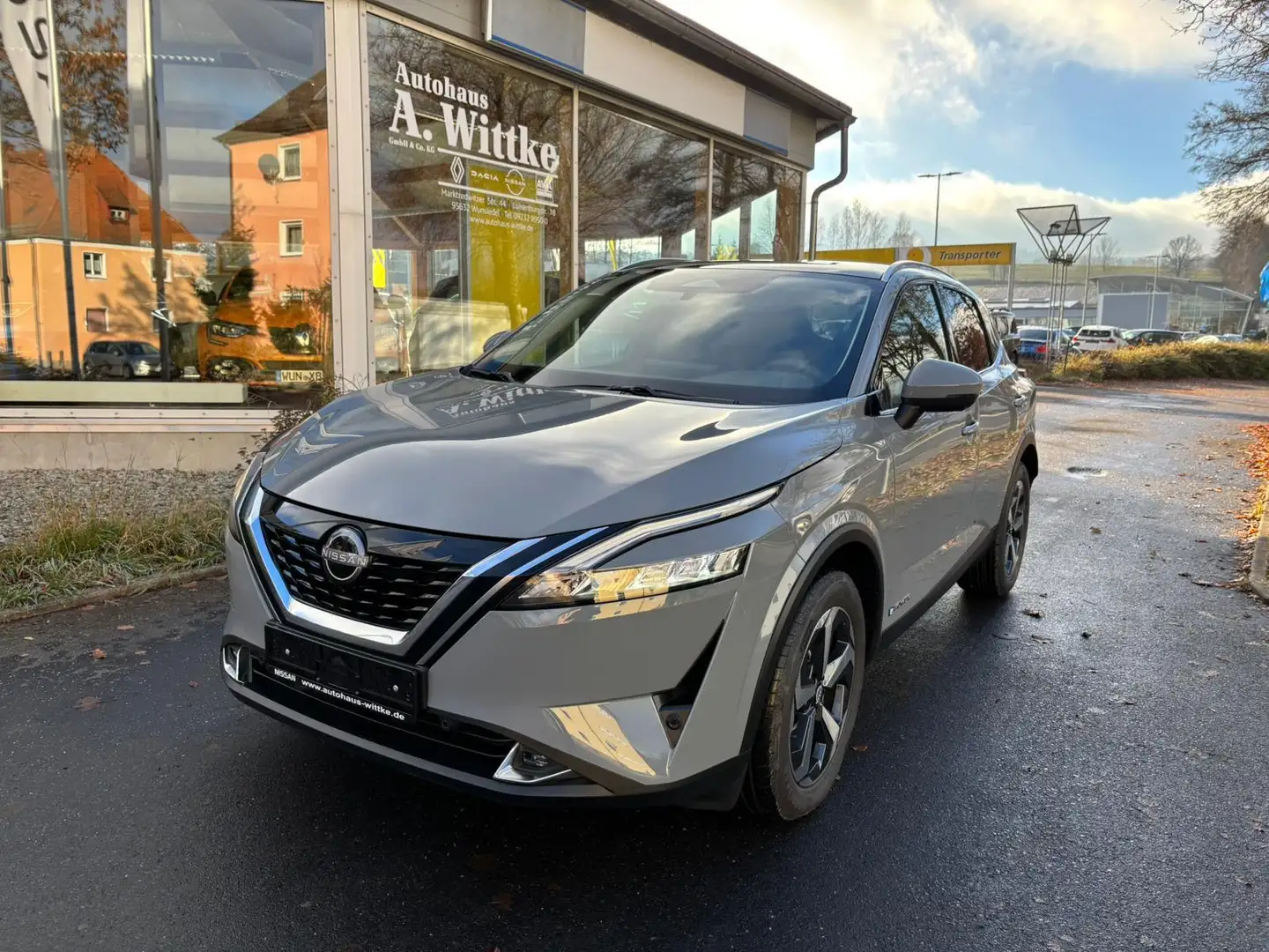 Nissan Qashqai III e-POWER MY22 1.5 VC-T N-Connecta Grijs - 1