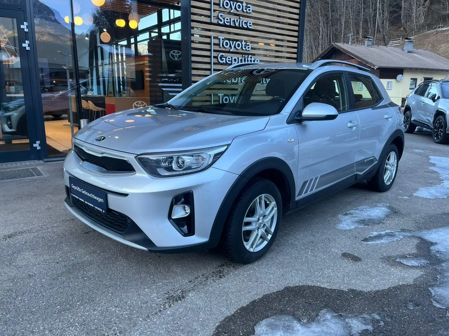 Kia Stonic 1,25 MPI ISG Silber Silber - 2