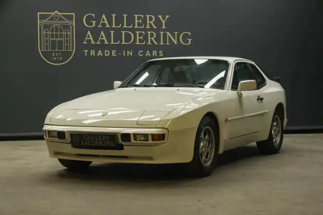 Porsche 944 2.5 Coupé "Alpinweiß" Proof that "in the hands of