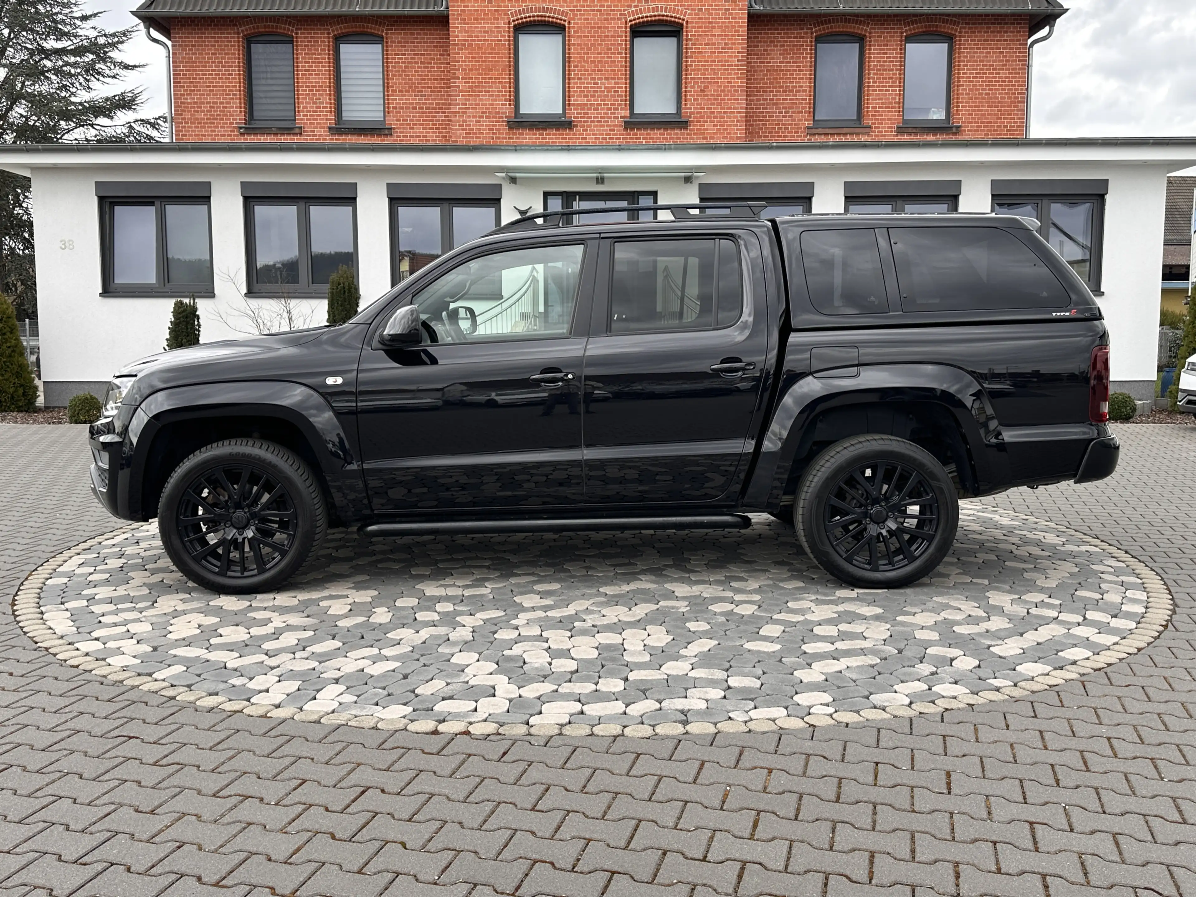 Volkswagen Amarok Highline 4Motion BLACK-STYLE XEN CAM 20 — photo 5
