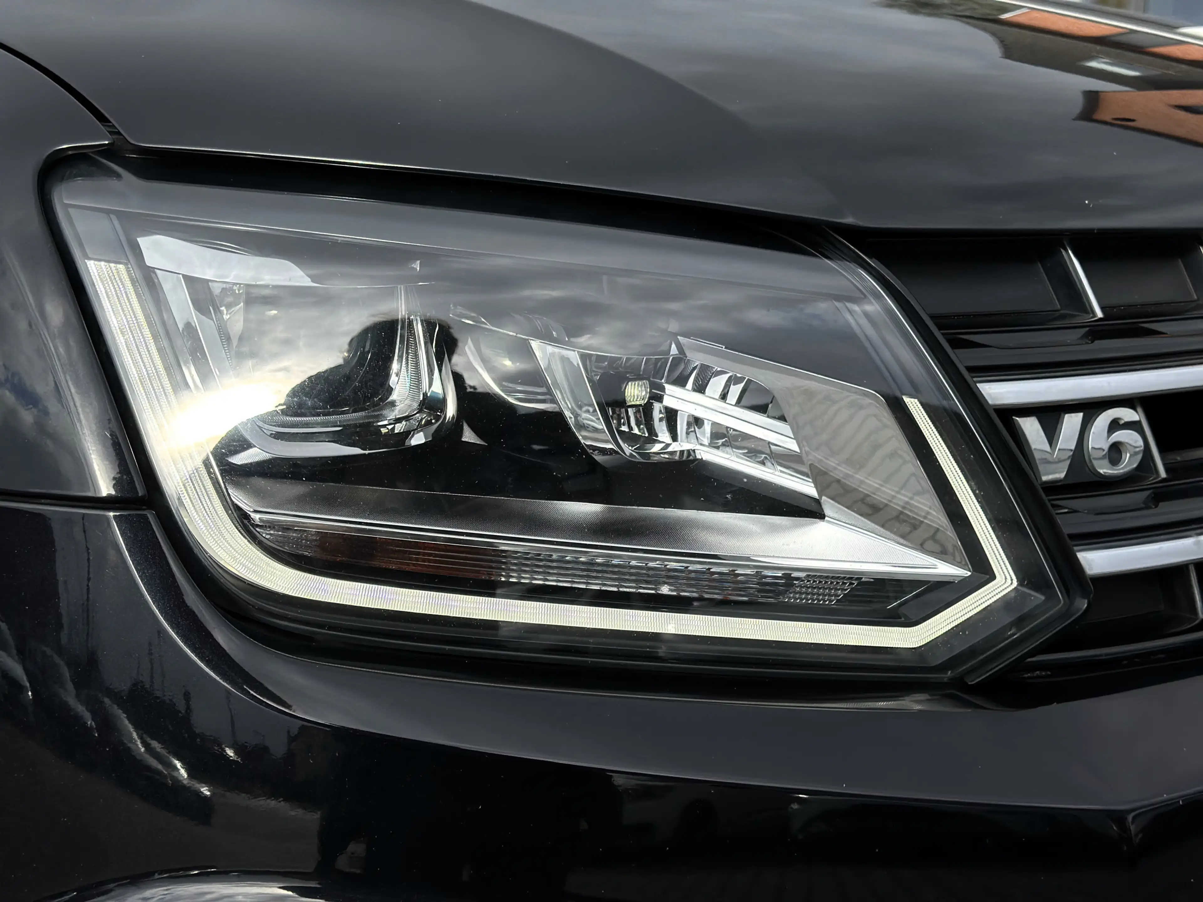 Volkswagen Amarok Highline 4Motion BLACK-STYLE XEN CAM 20 — photo 23