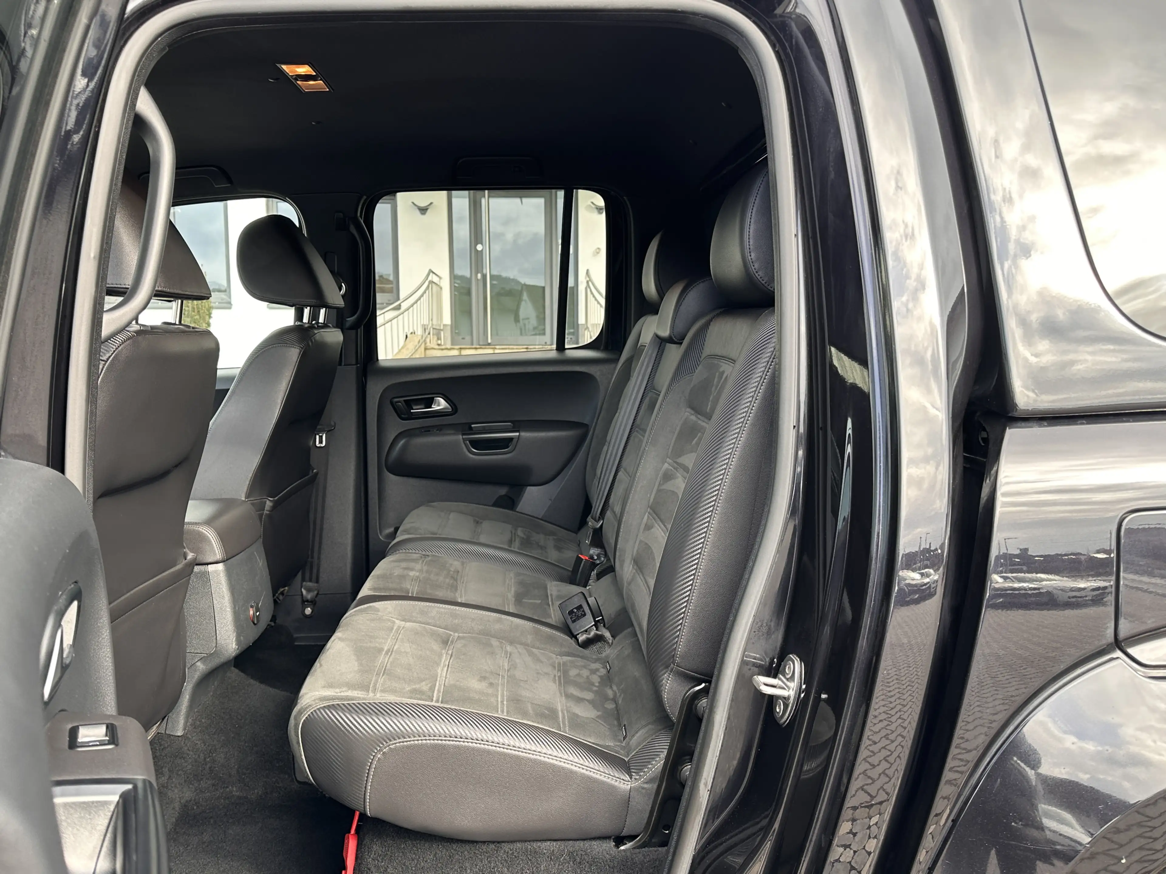 Volkswagen Amarok Highline 4Motion BLACK-STYLE XEN CAM 20 — photo 13