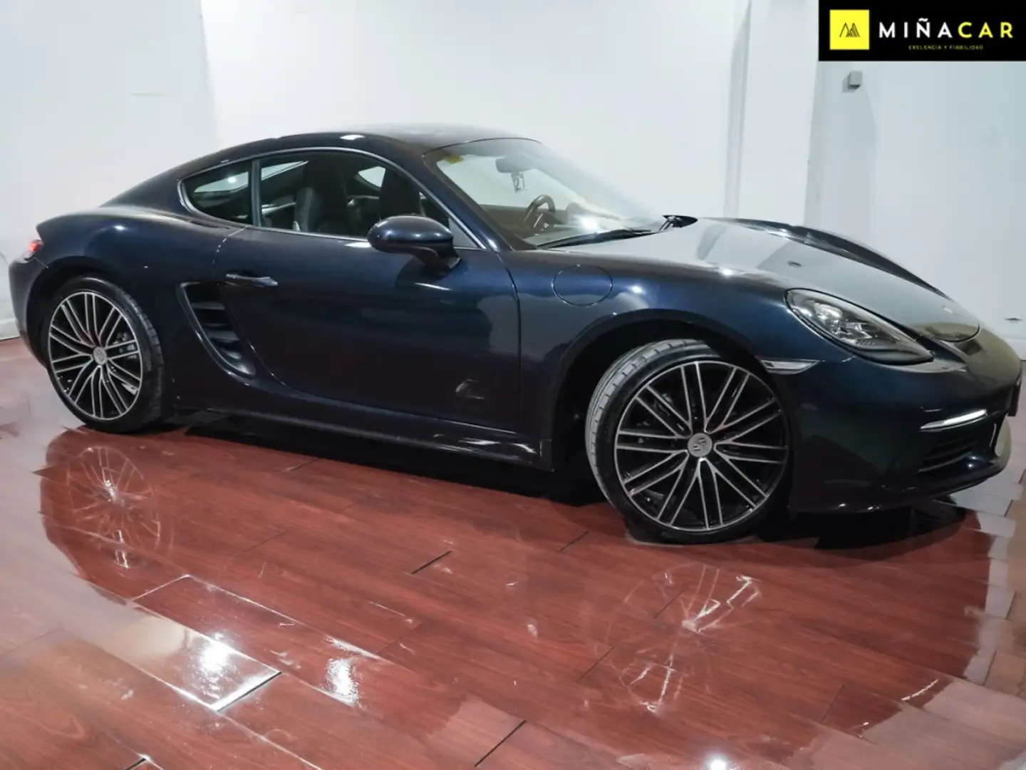 Porsche Cayman Modrá - 2