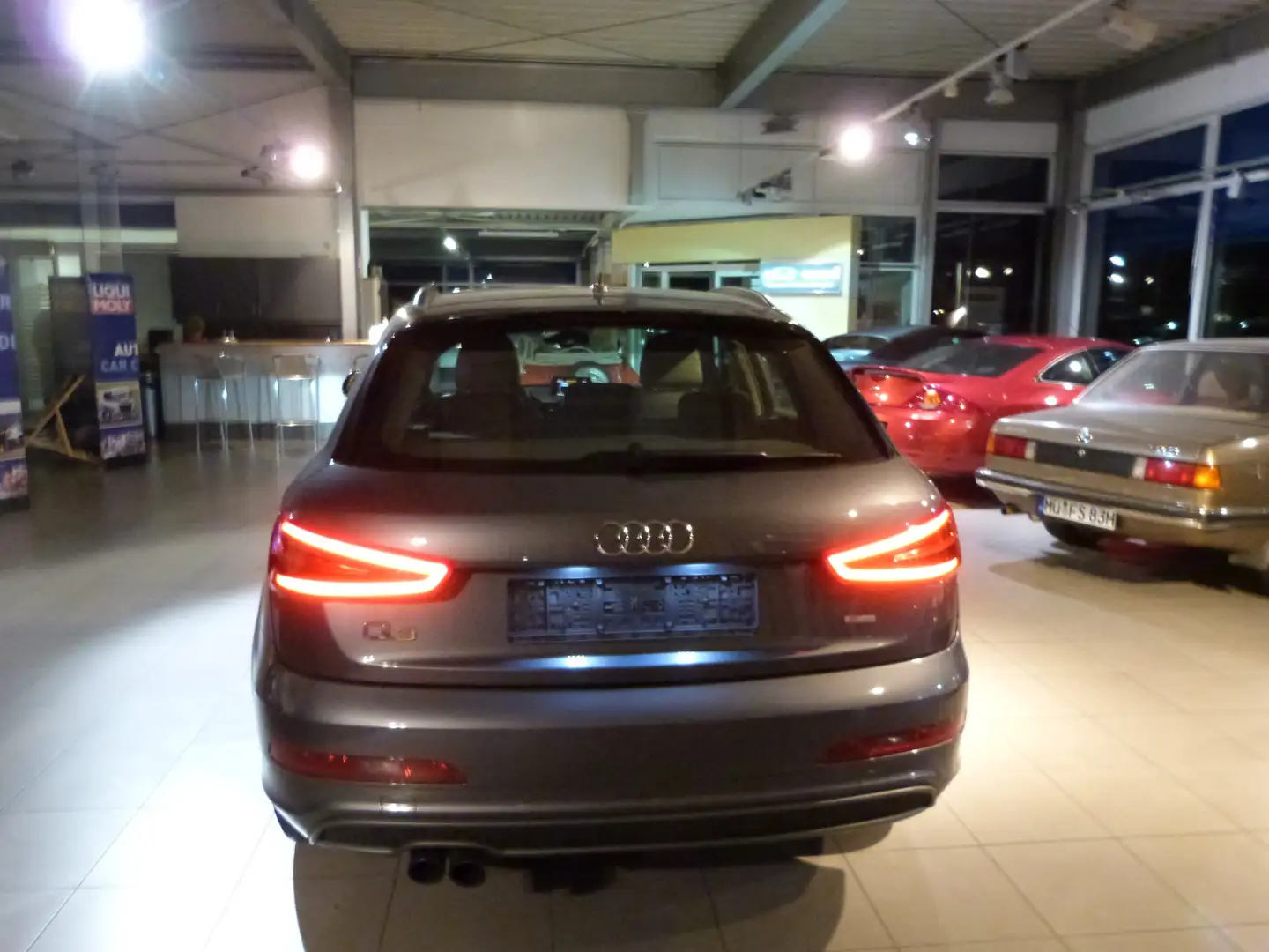 Audi Q3 1.4 TFSI Grau - 2