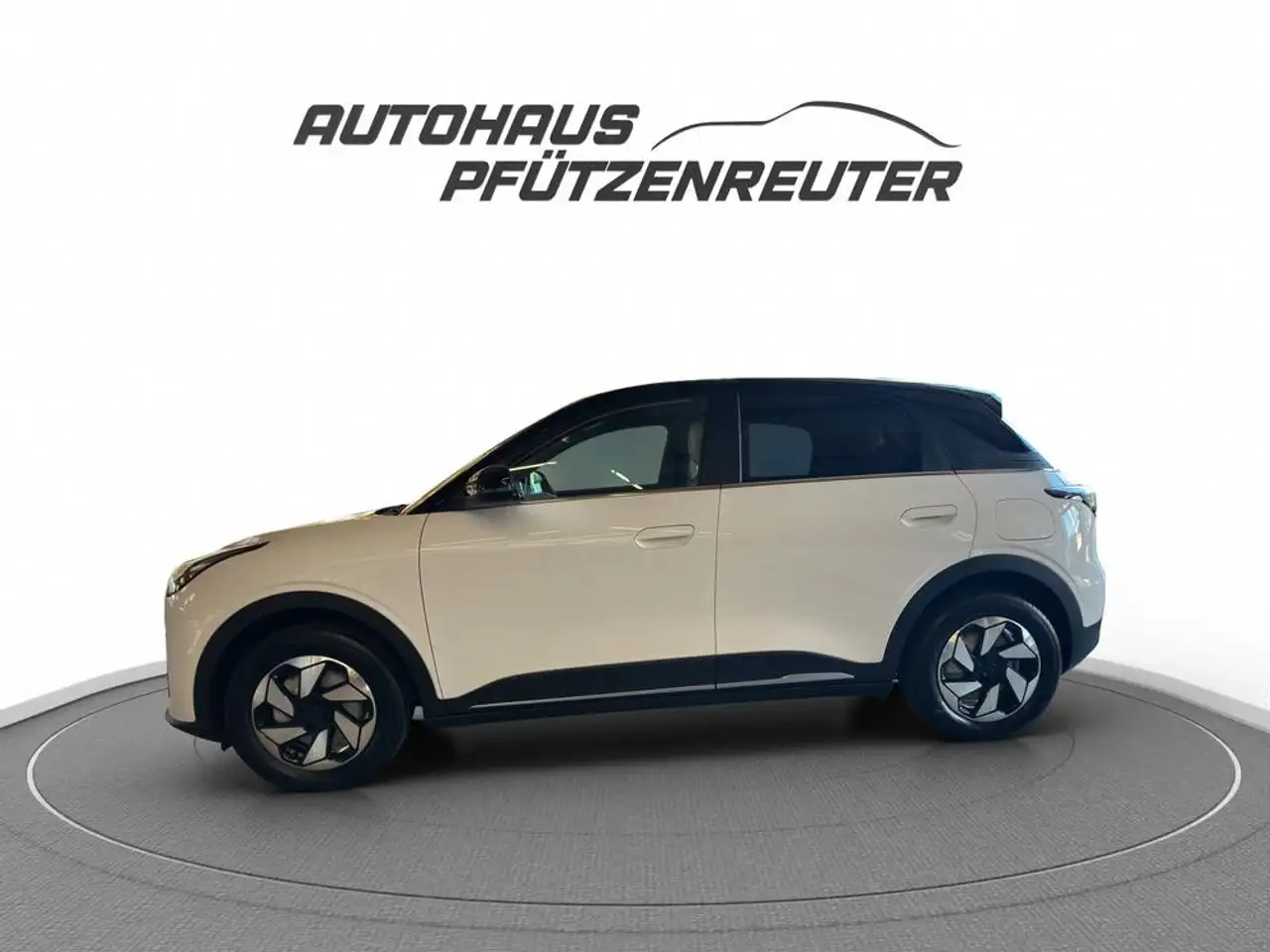 Geely E2