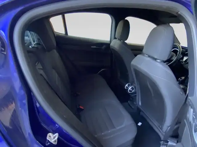 Alfa Romeo Stelvio view 3