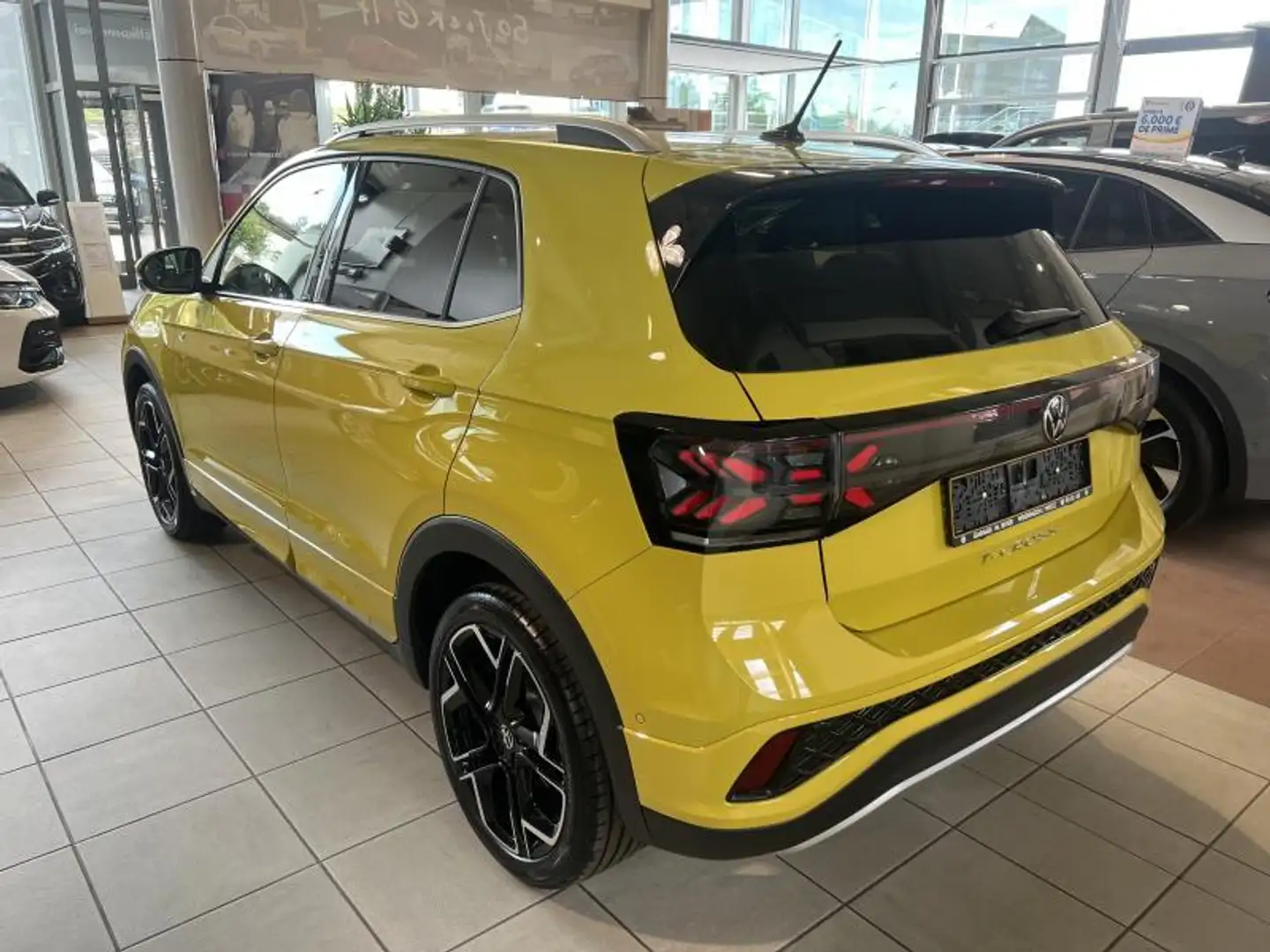 Volkswagen T-Cross R-Line Jaune - 2