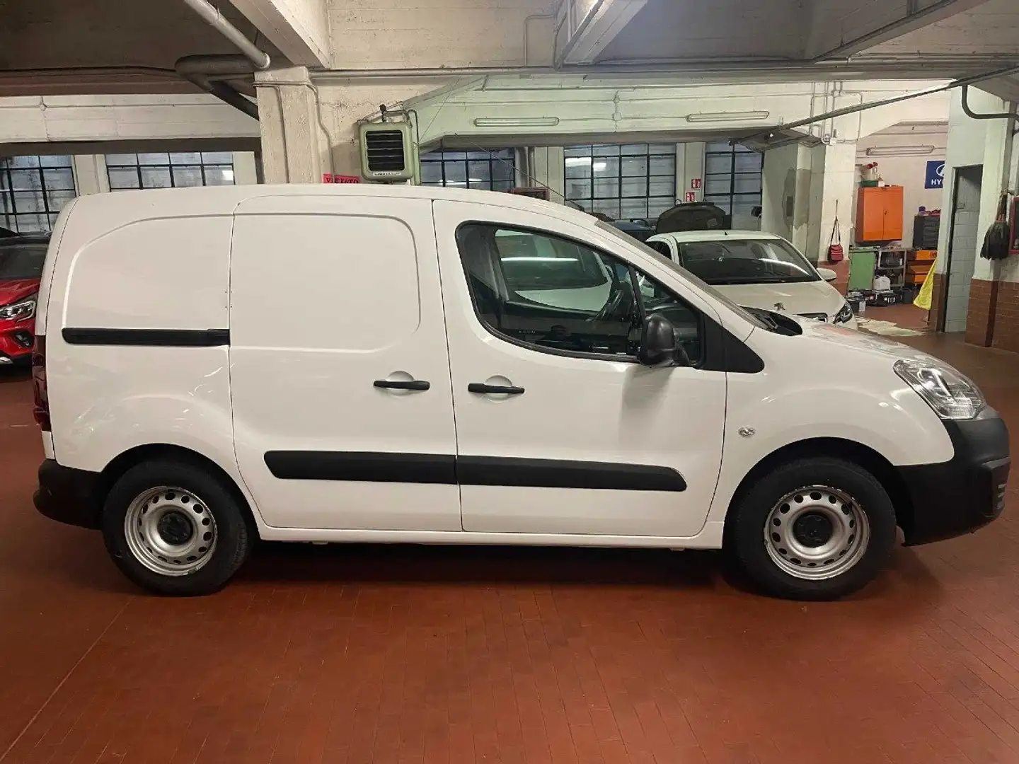Citroen Berlingo Berlingo van 1.6 bluehdi 100cv S&S 3pt Wit - 2