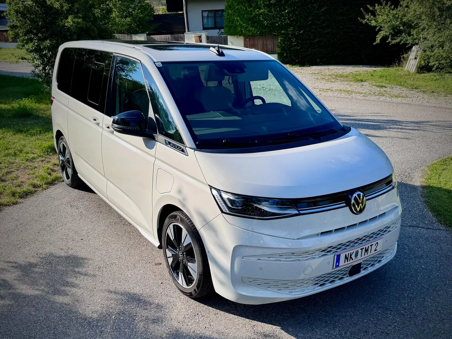Volkswagen T7 Multivan Life eHybrid 1.4 Weiß - 1