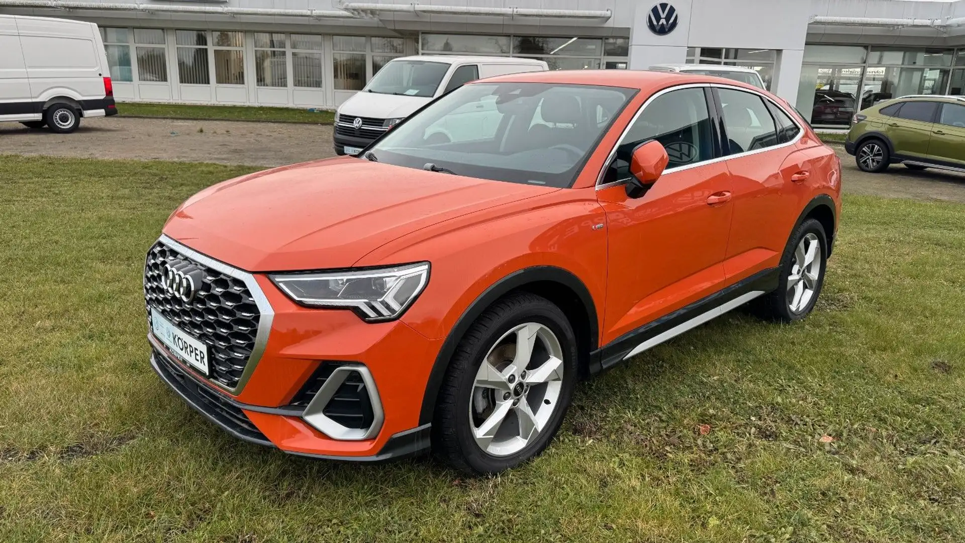 Audi Q3 Sportback 35 TDI S line Orange - 1