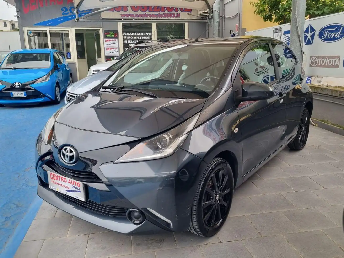 Toyota Aygo 1.0 VVT-i 69 CV 5p. x-pure Weiß - 1