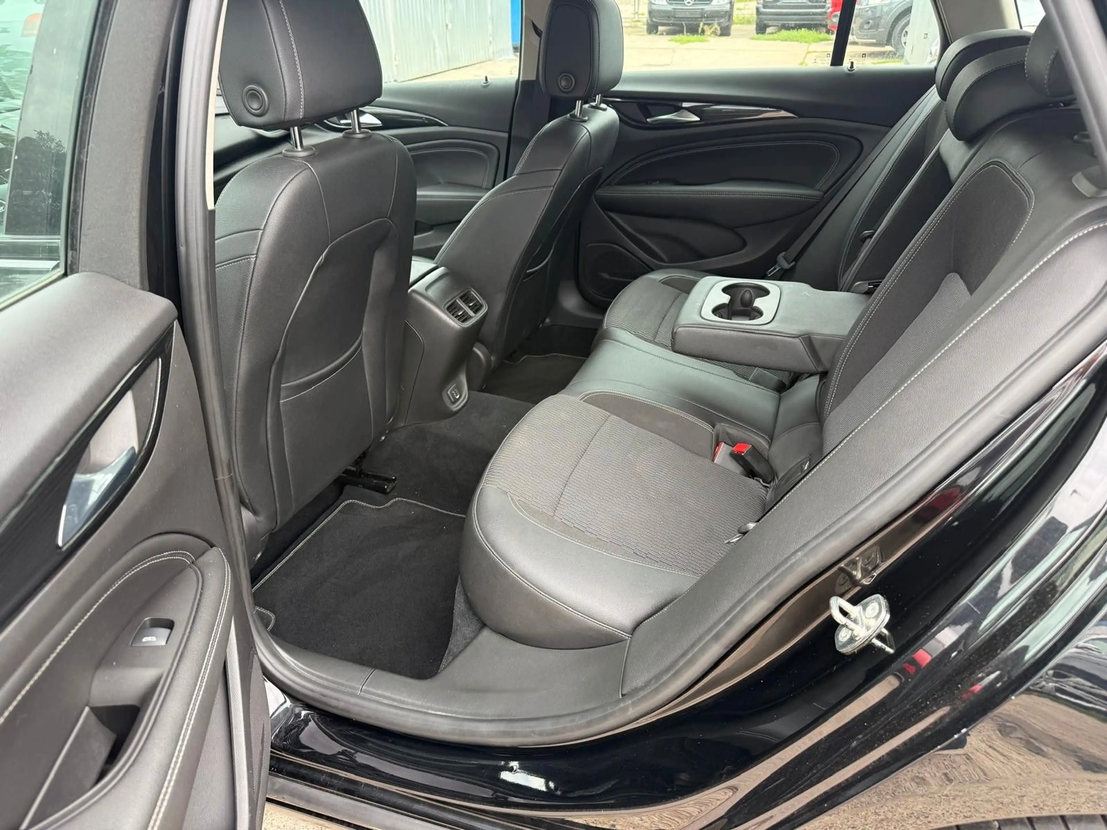 Opel Insignia B Sports Tourer Inno4x4*TUV NEU*AHK* — photo 15