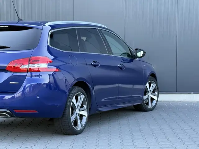 Peugeot 308 view 5