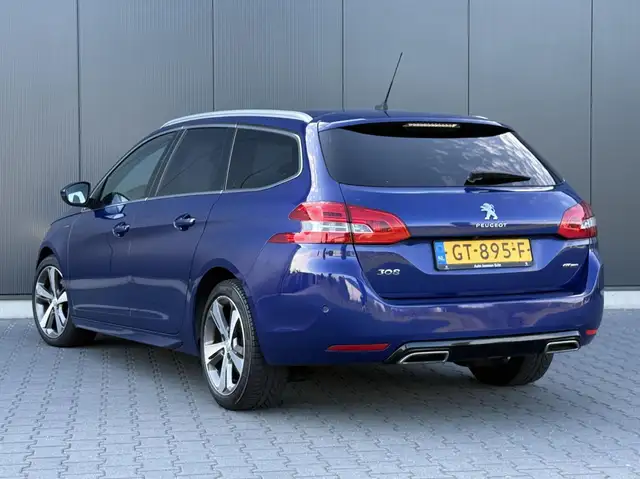 Peugeot 308 view 3