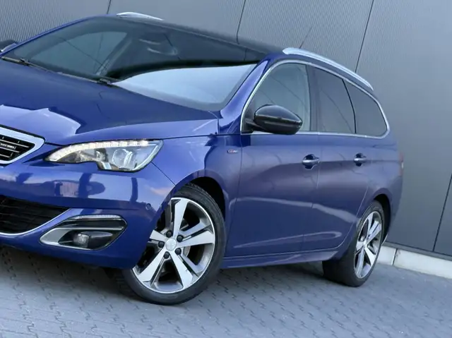 Peugeot 308 view 6