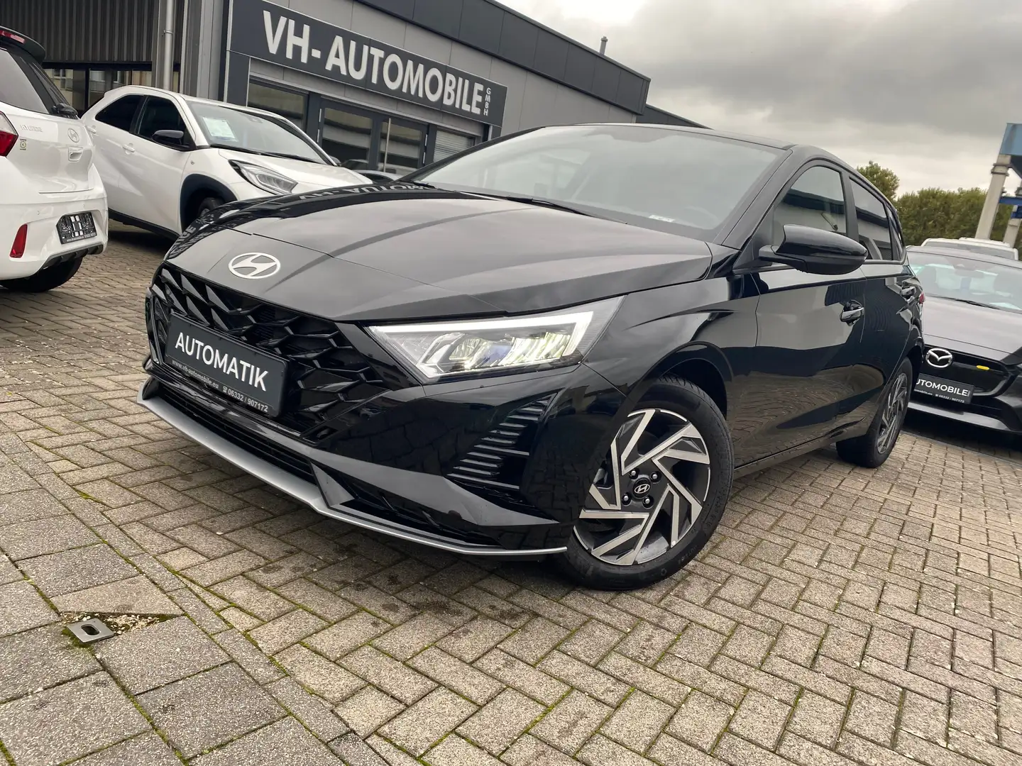Hyundai i20 i20 DCT*16"ALU*LED*NAVI&R.KAMERA*Lenkrad&Sitzheiz Schwarz - 2