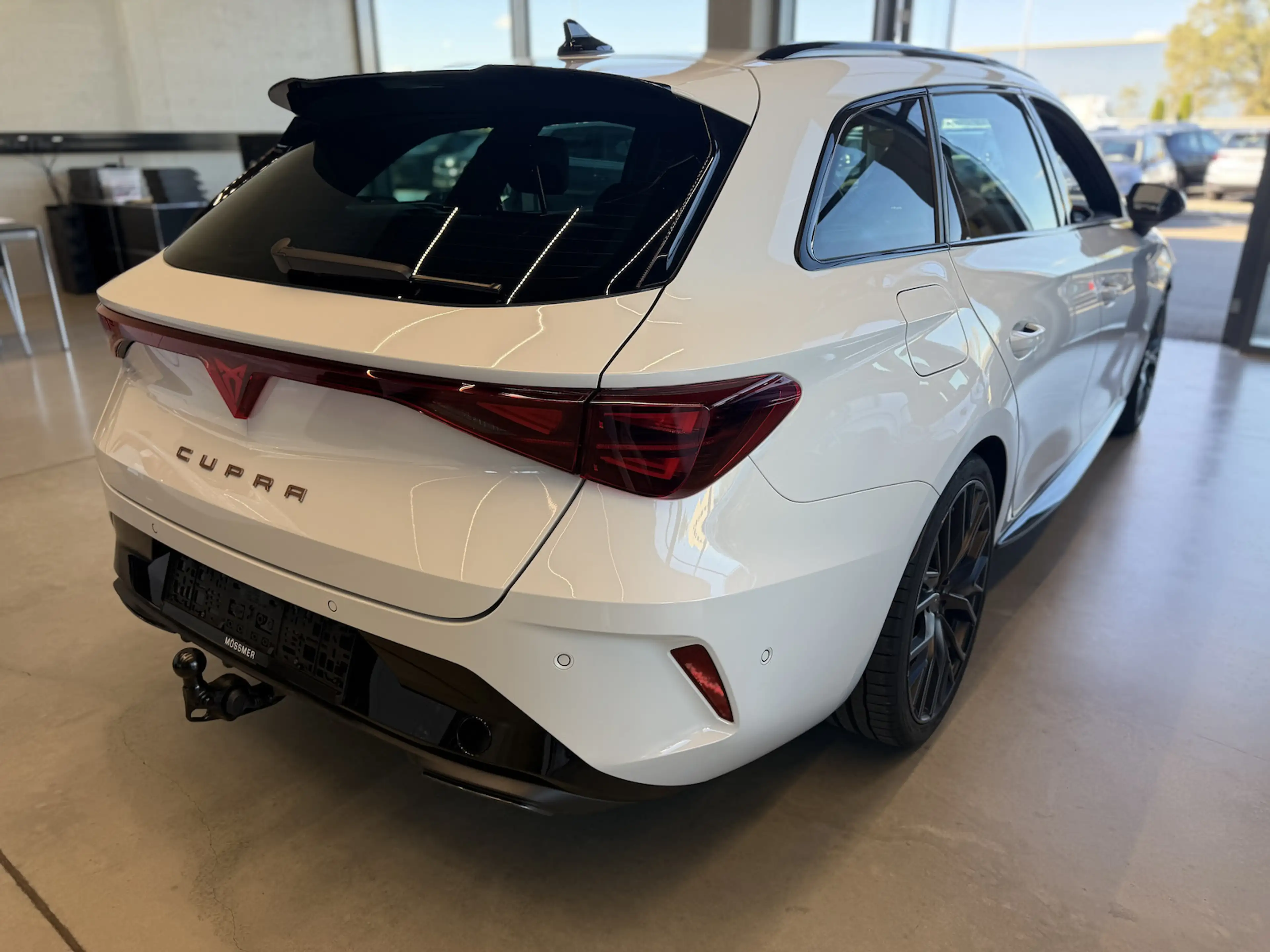 CUPRA Leon ST 1.5eTSI DSG Black Edition 19´´ AHK Pano — photo 5
