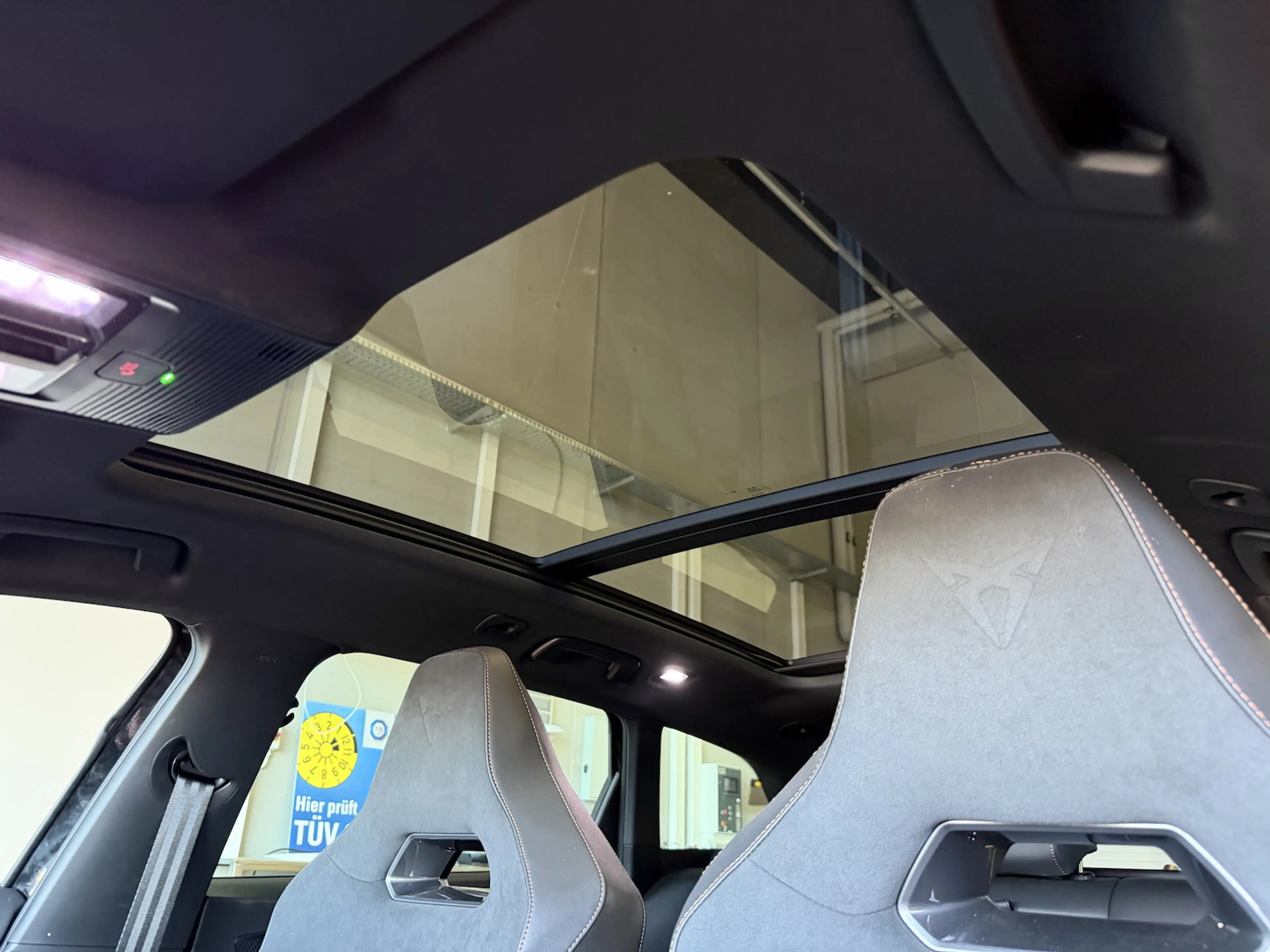 CUPRA Leon ST 1.5eTSI DSG Black Edition 19´´ AHK Pano — photo 10