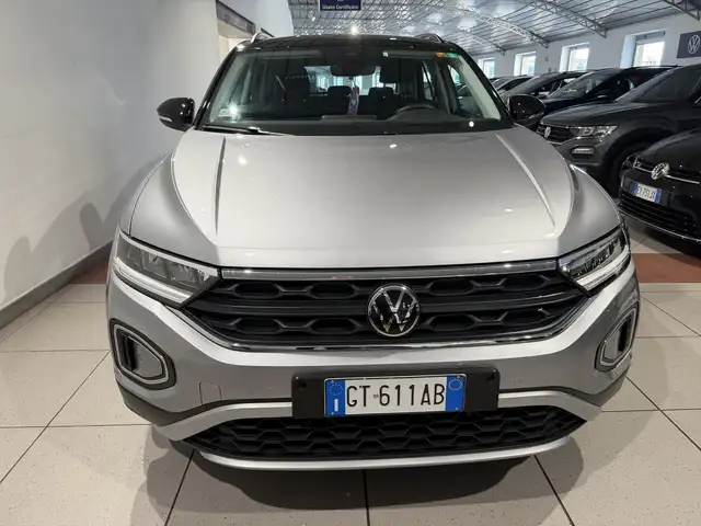 Volkswagen T-Roc view 7