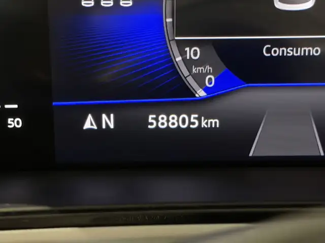 Volkswagen T-Roc view 12