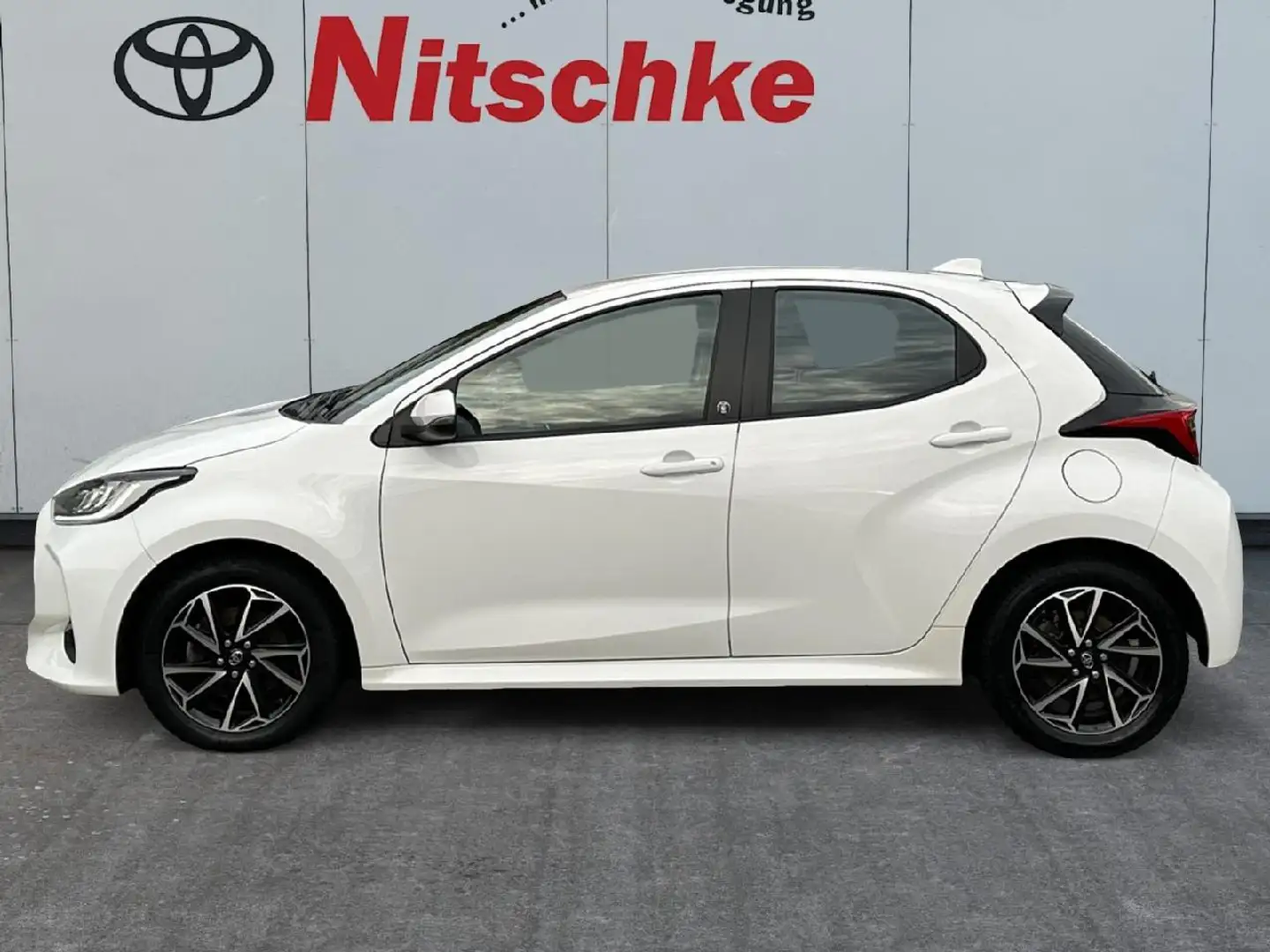 Toyota Yaris 1.5 Hybrid Team D, Comfort-Paket Blanc - 2