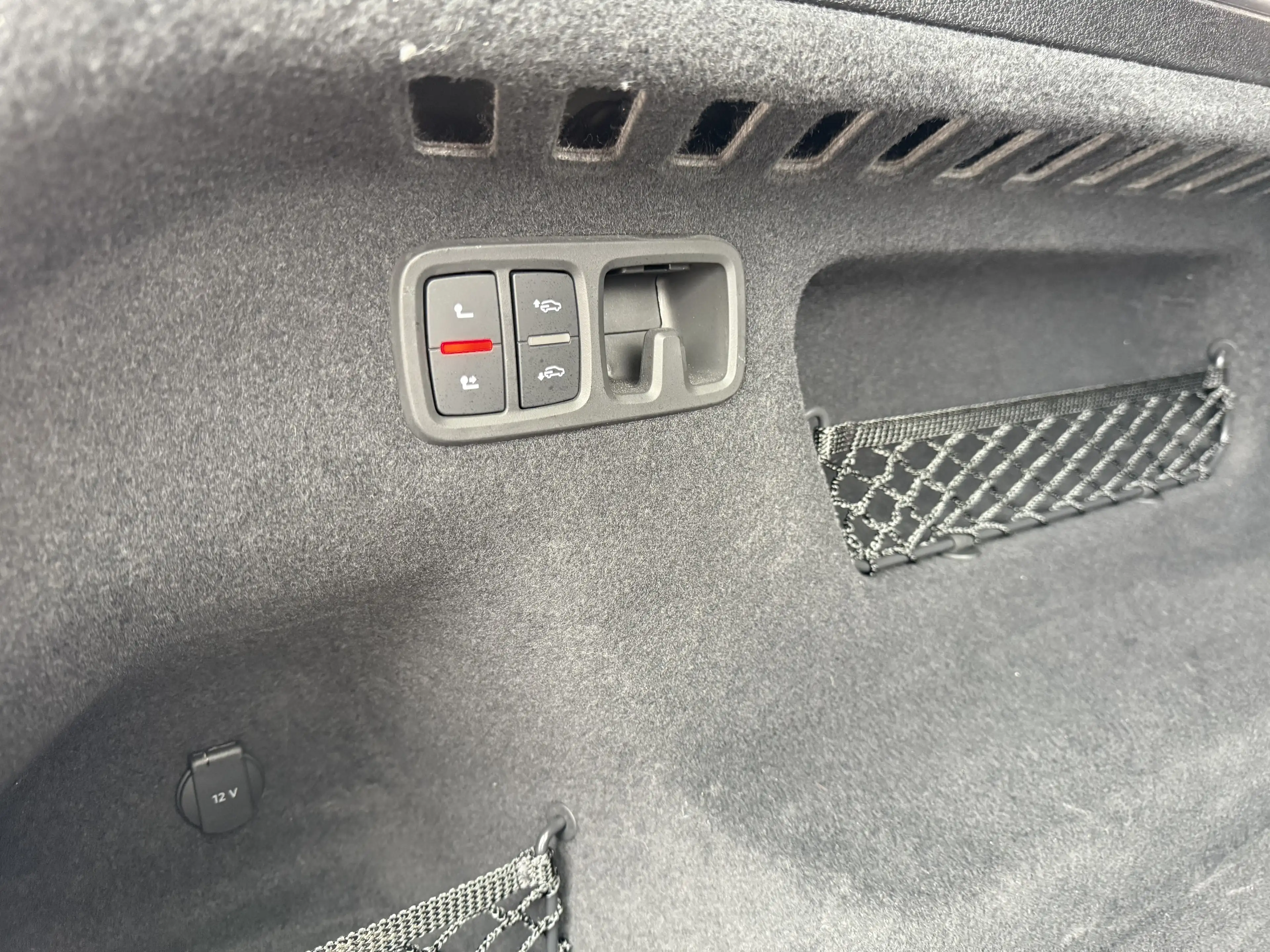 Audi SQ8 4.0 TFSI SQ8 q. — photo 11