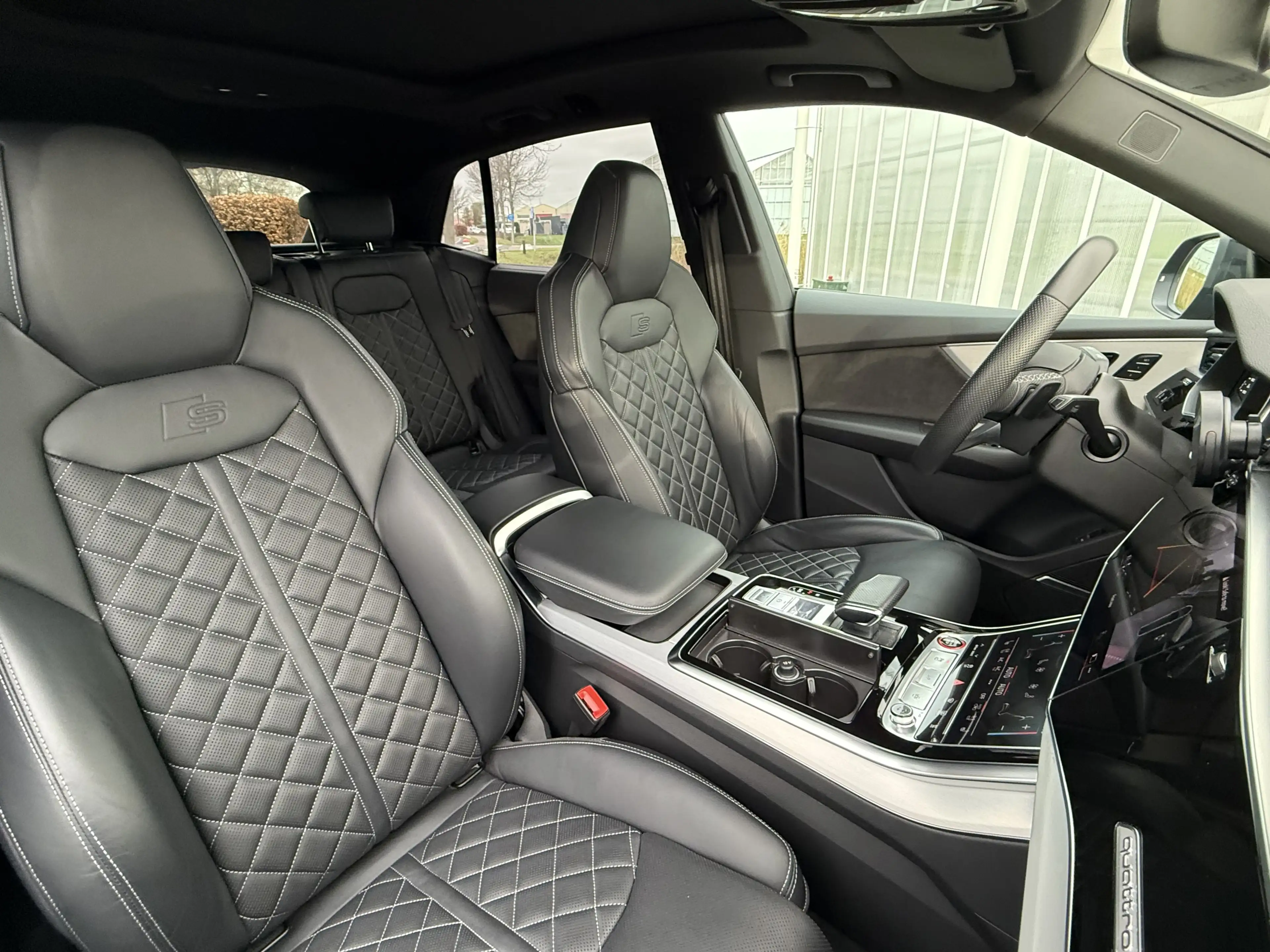 Audi SQ8 4.0 TFSI SQ8 q. — photo 13